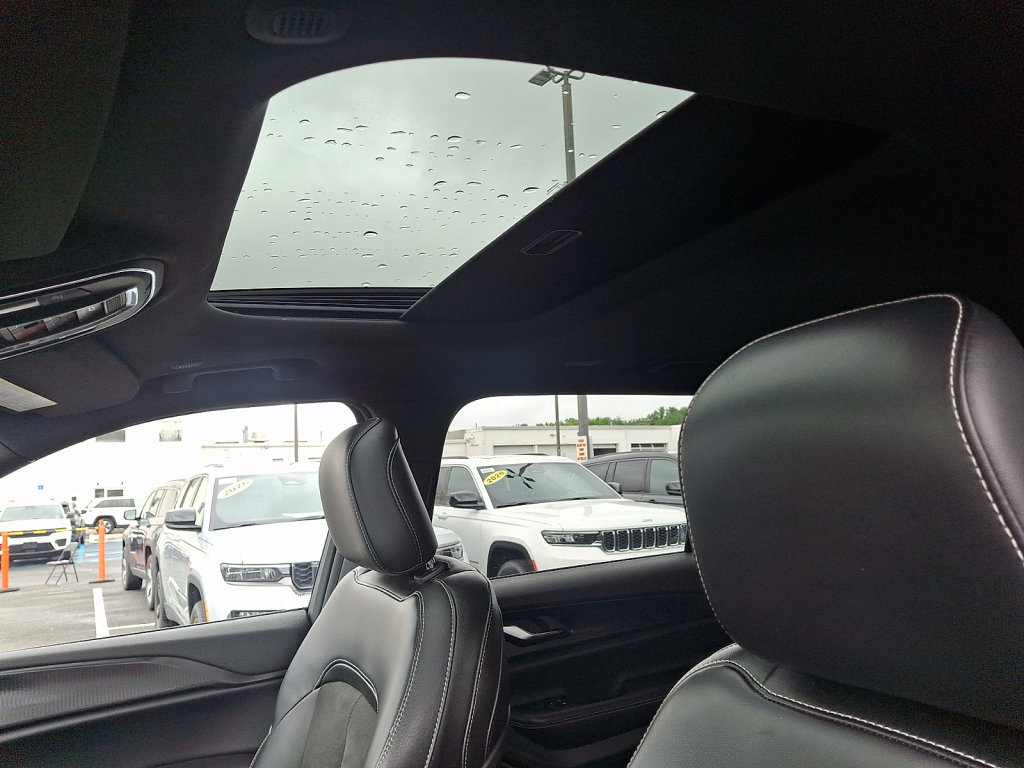 Used 2023 Jeep Grand Cherokee L Laredo AWD/4WD image 28
