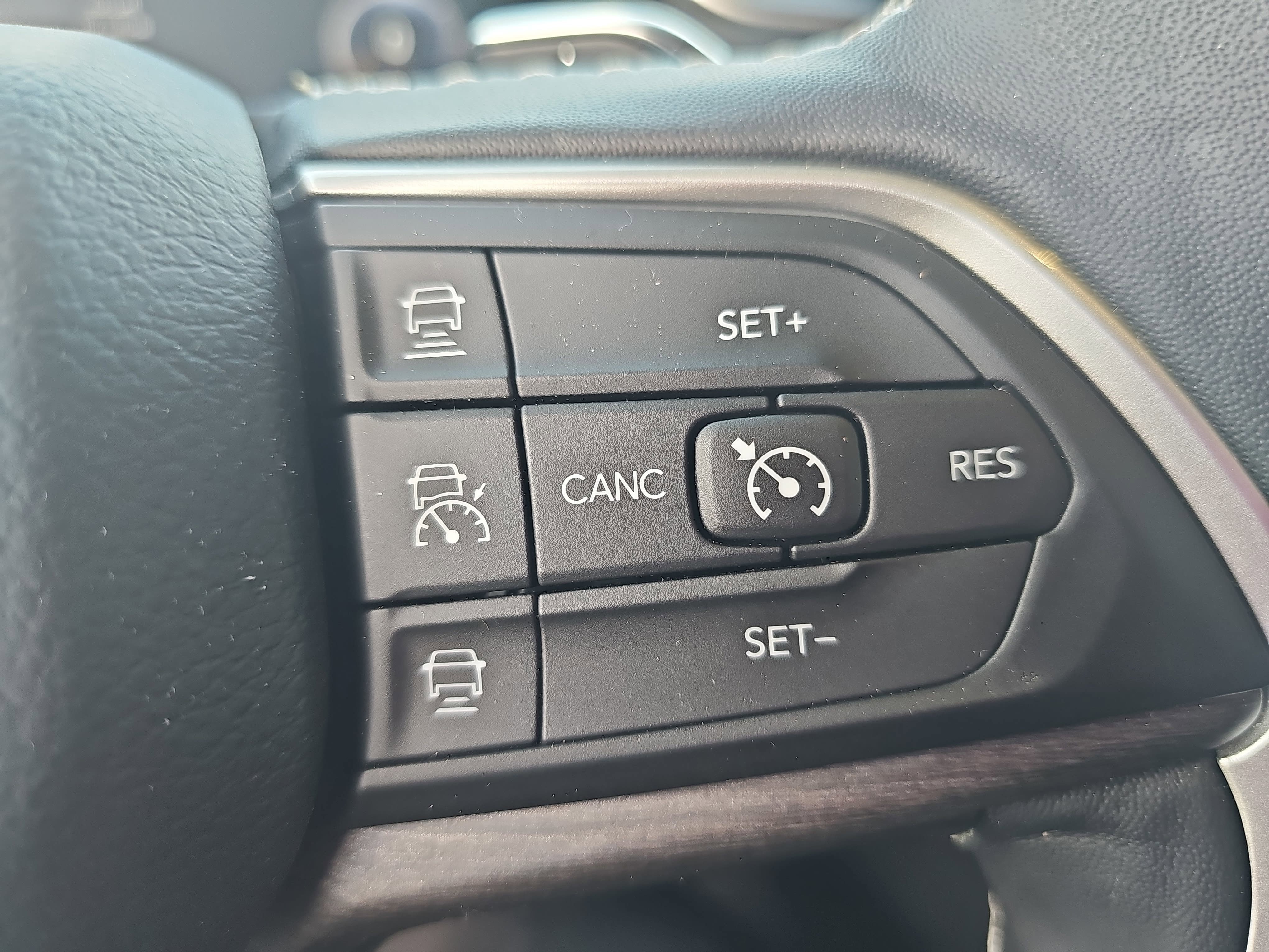 Used 2022 Jeep Grand Cherokee L Limited RWD image 19