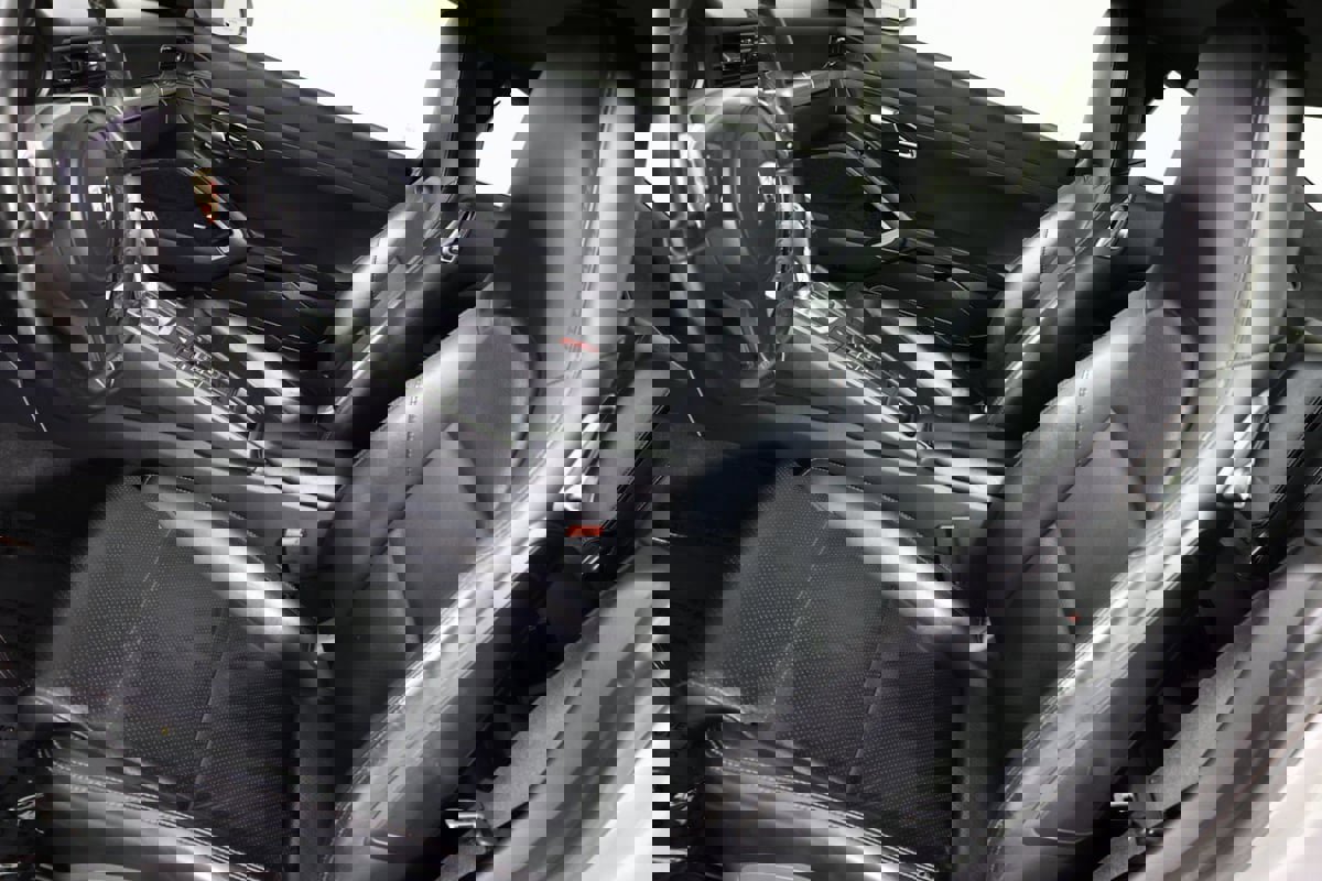 Used 2013 Porsche 911 Carrera 4S image 9