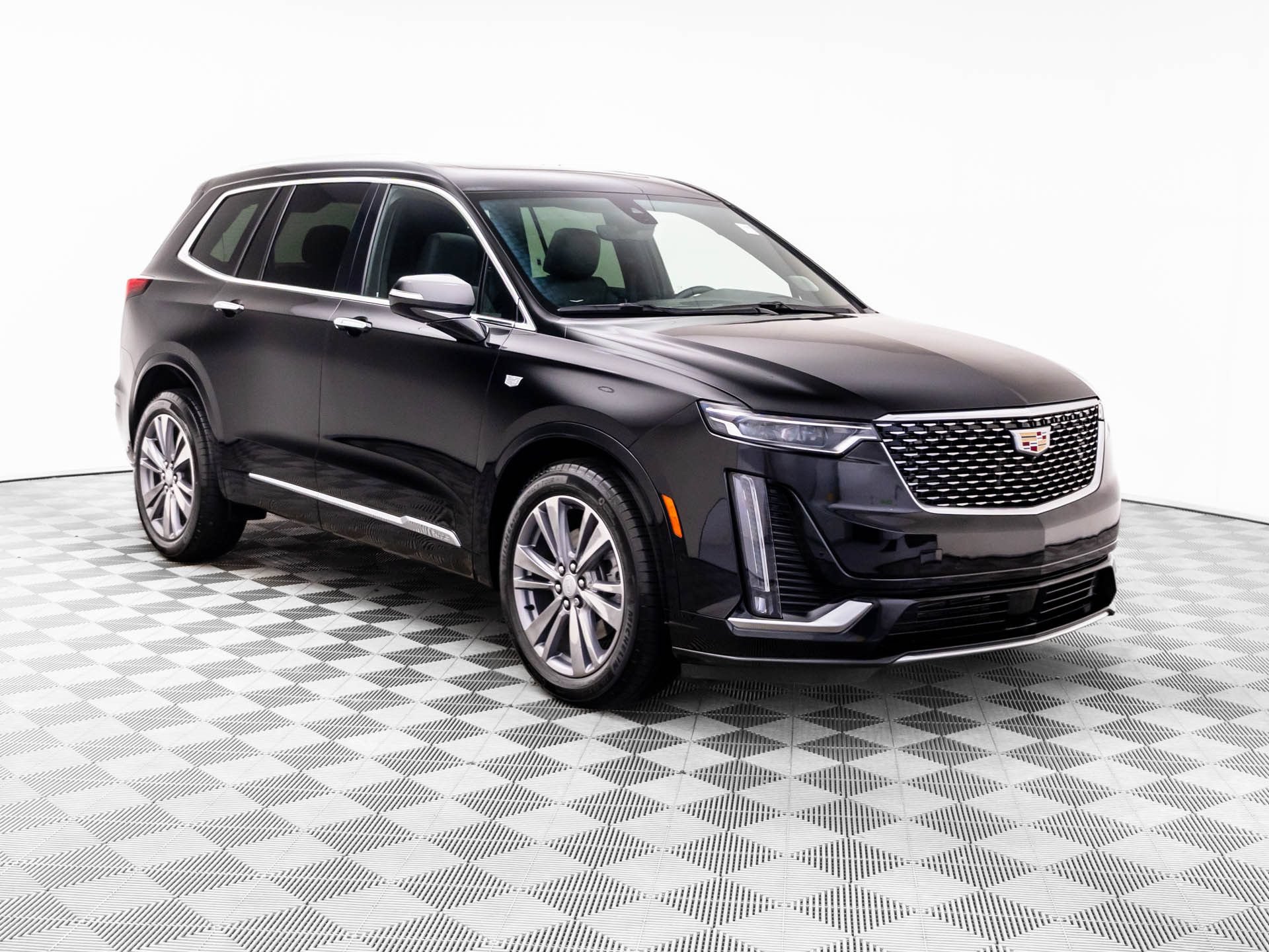 Certified 2025 Cadillac XT6 Premium Luxury w/ Platinum Package AWD/4WD image 8