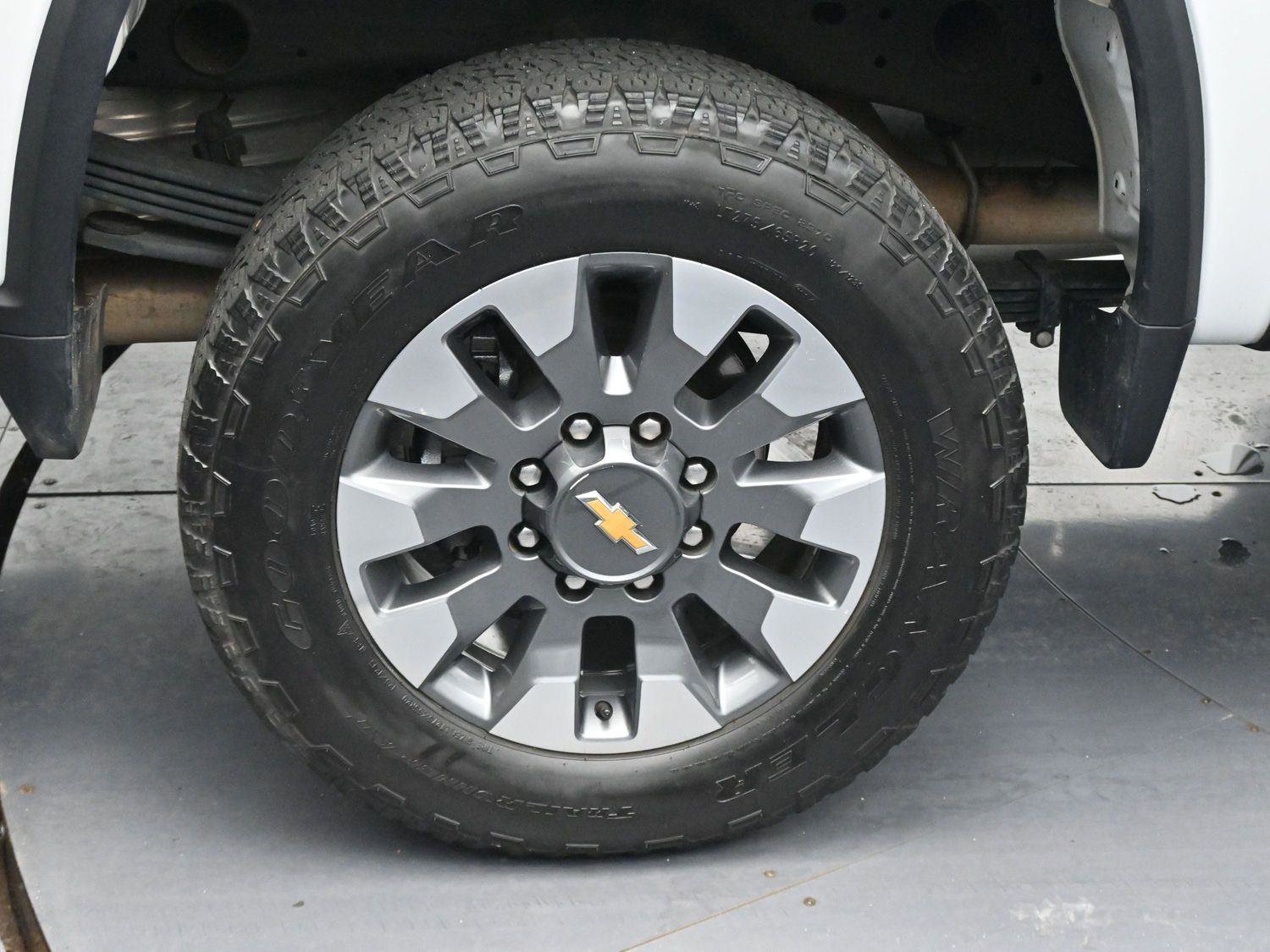 Used 2024 Chevrolet Silverado 2500 Custom w/ Custom Value Package image 30