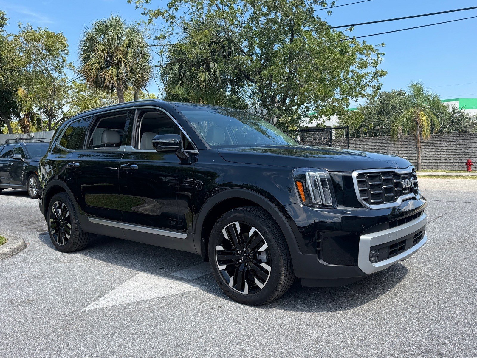 Used 2025 Kia Telluride SX w/ SX Captain's Chair Package