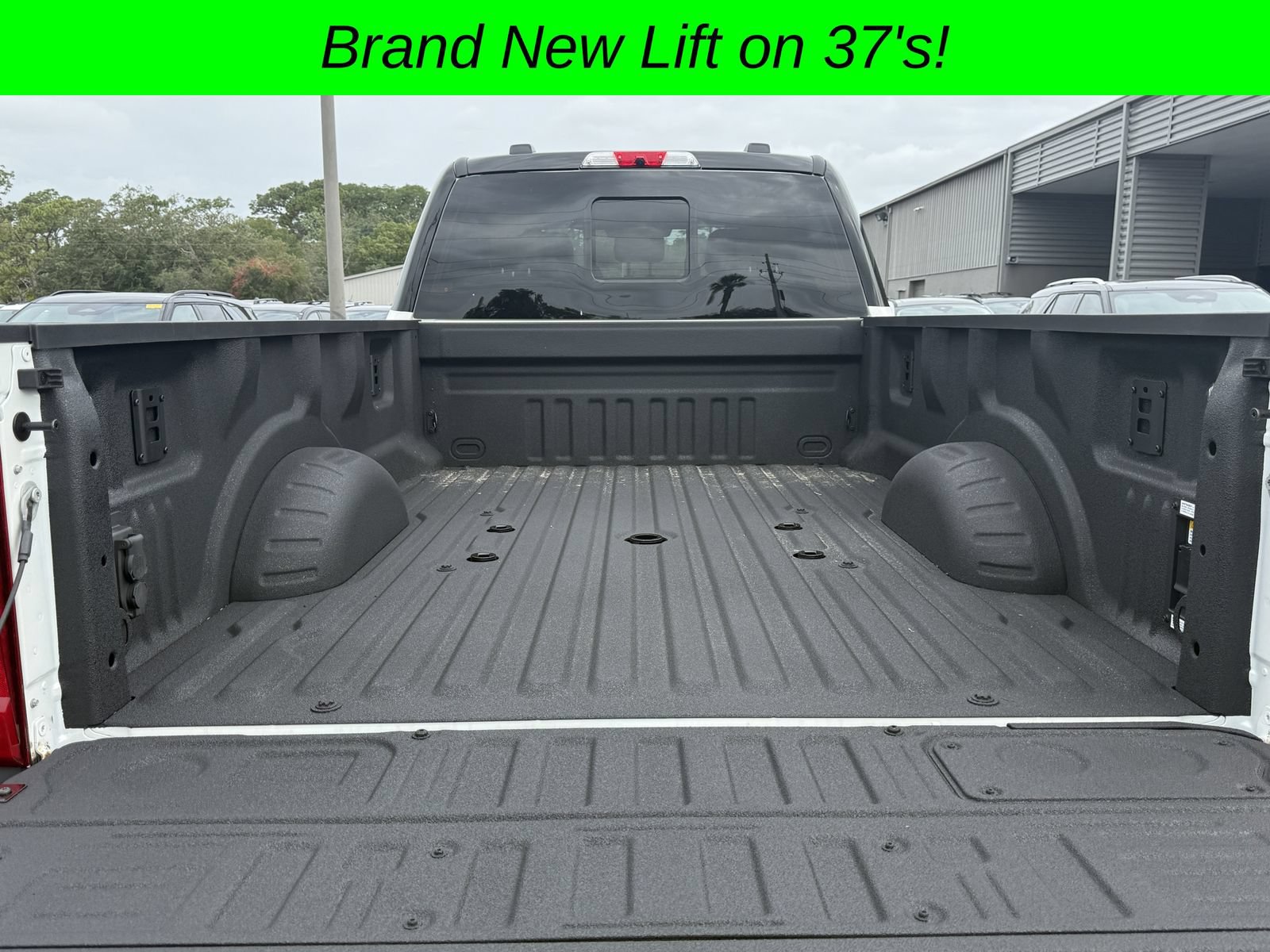 Used 2025 Ford F350 Lariat w/ Lariat Ultimate Package AWD/4WD image 12