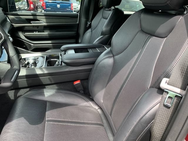 Used 2024 Jeep Wagoneer Series II w/ Flexible Seating Group AWD/4WD image 16