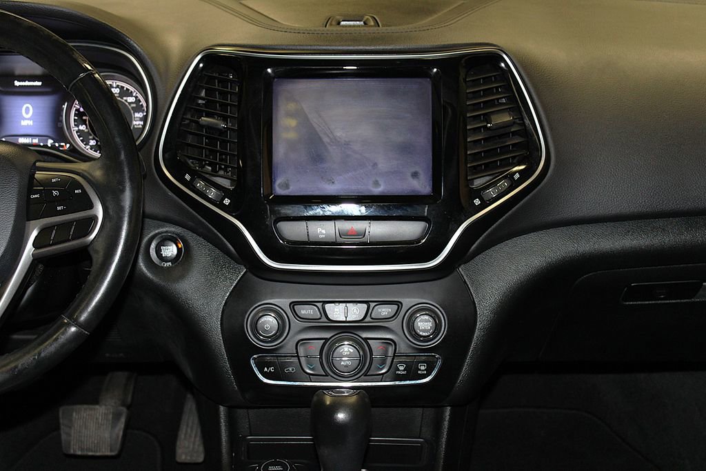 Certified 2019 Jeep Cherokee Limited AWD/4WD image 16