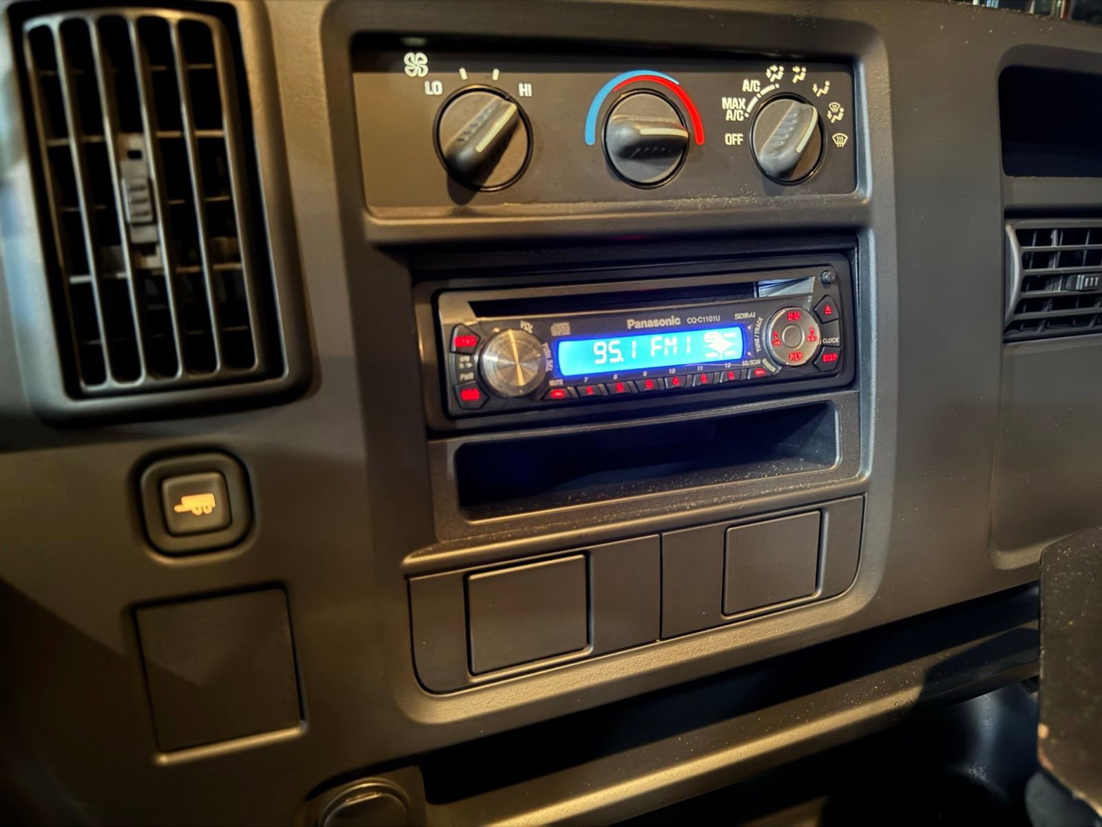 Used 2005 Chevrolet Express 3500 w/ School Bus Package image 32