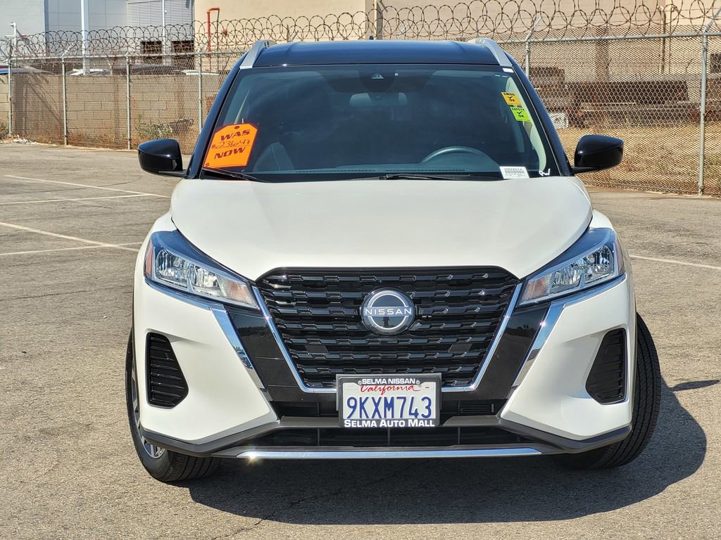 Used 2024 Nissan Kicks SV FWD image 3