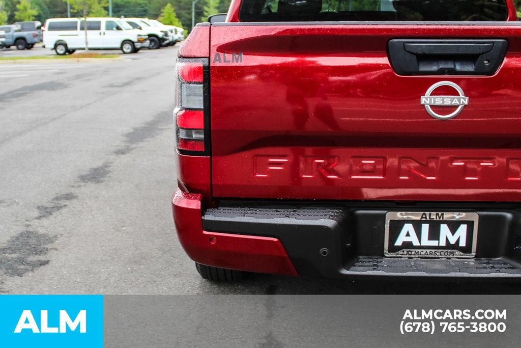 Used 2025 Nissan Frontier SV RWD image 11