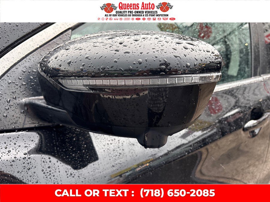 Used 2018 Nissan Rogue Sport SL AWD/4WD image 30