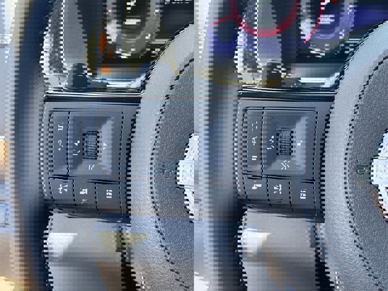 New 2025 Nissan Pathfinder Platinum w/ Cargo Package image 34