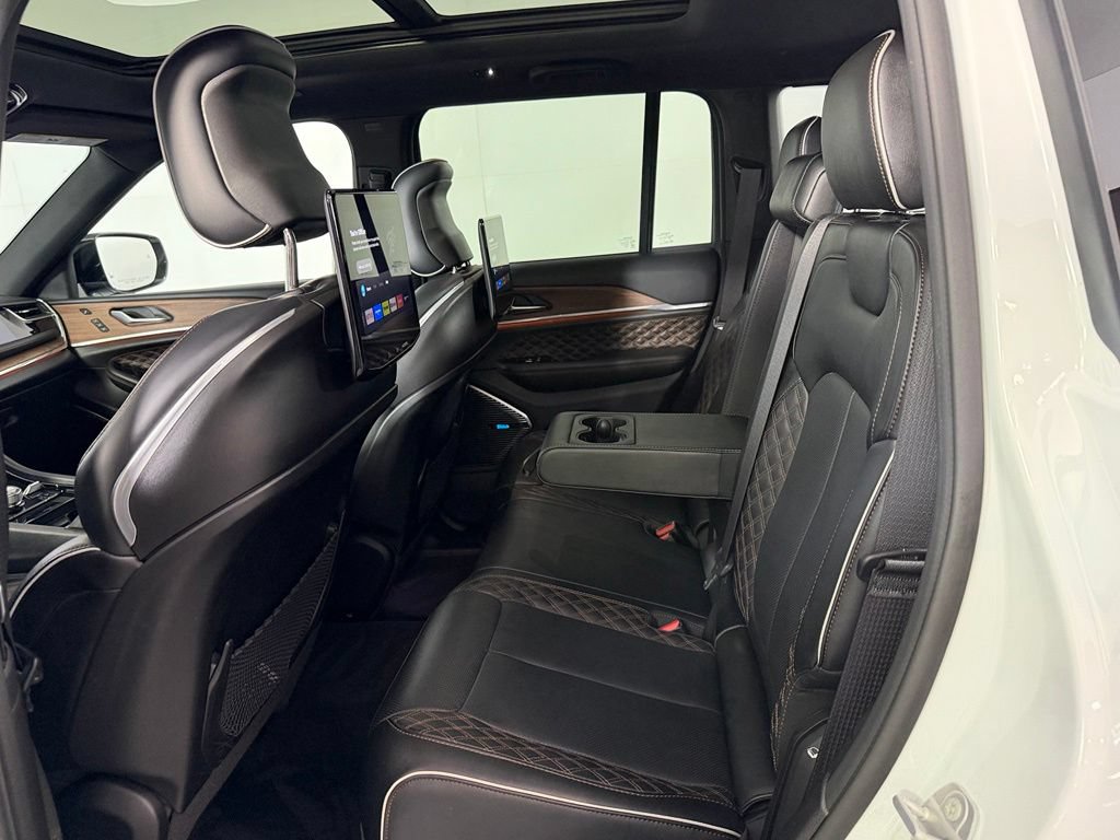 Used 2023 Jeep Grand Cherokee Summit w/ Rear Seat Video Group I AWD/4WD image 20