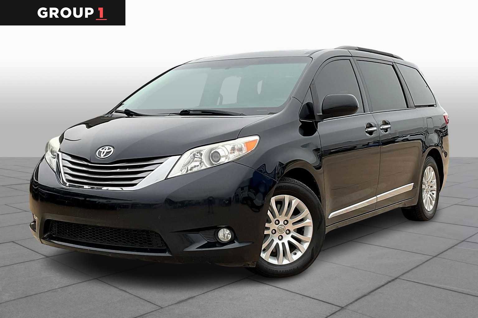 Used 2017 Toyota Sienna Limited Premium