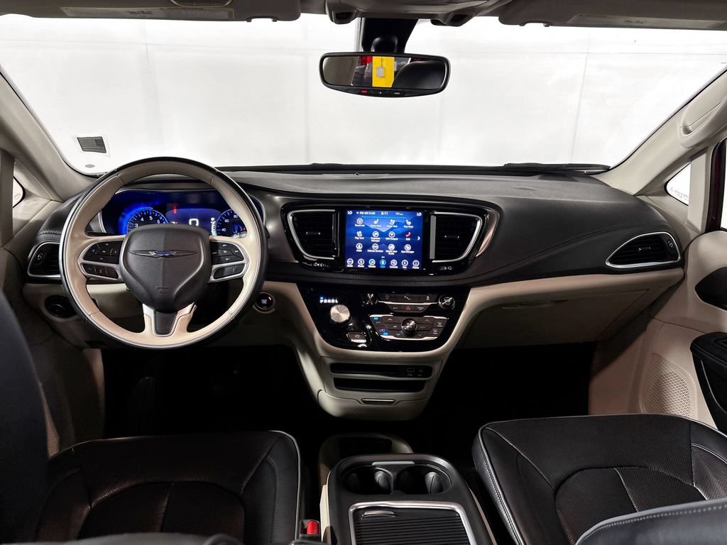 Used 2018 Chrysler Pacifica Limited FWD image 12