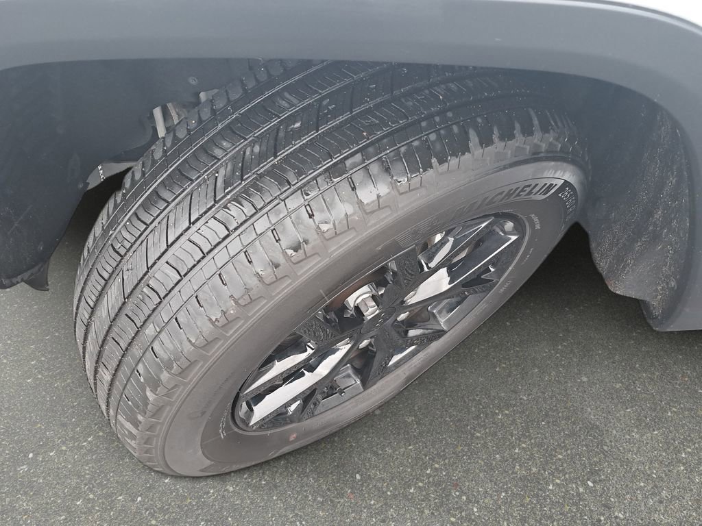 Certified 2024 Jeep Grand Cherokee L Laredo AWD/4WD image 35