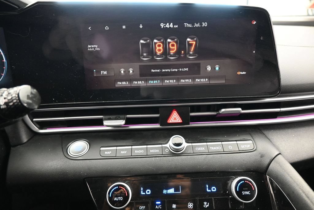 Used 2022 Hyundai Elantra Limited FWD image 26