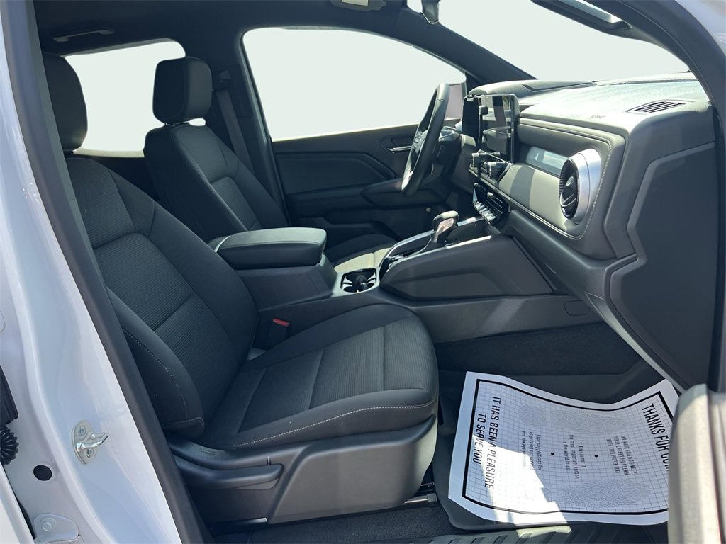 Used 2024 Chevrolet Colorado LT w/ LT Convenience Package image 16