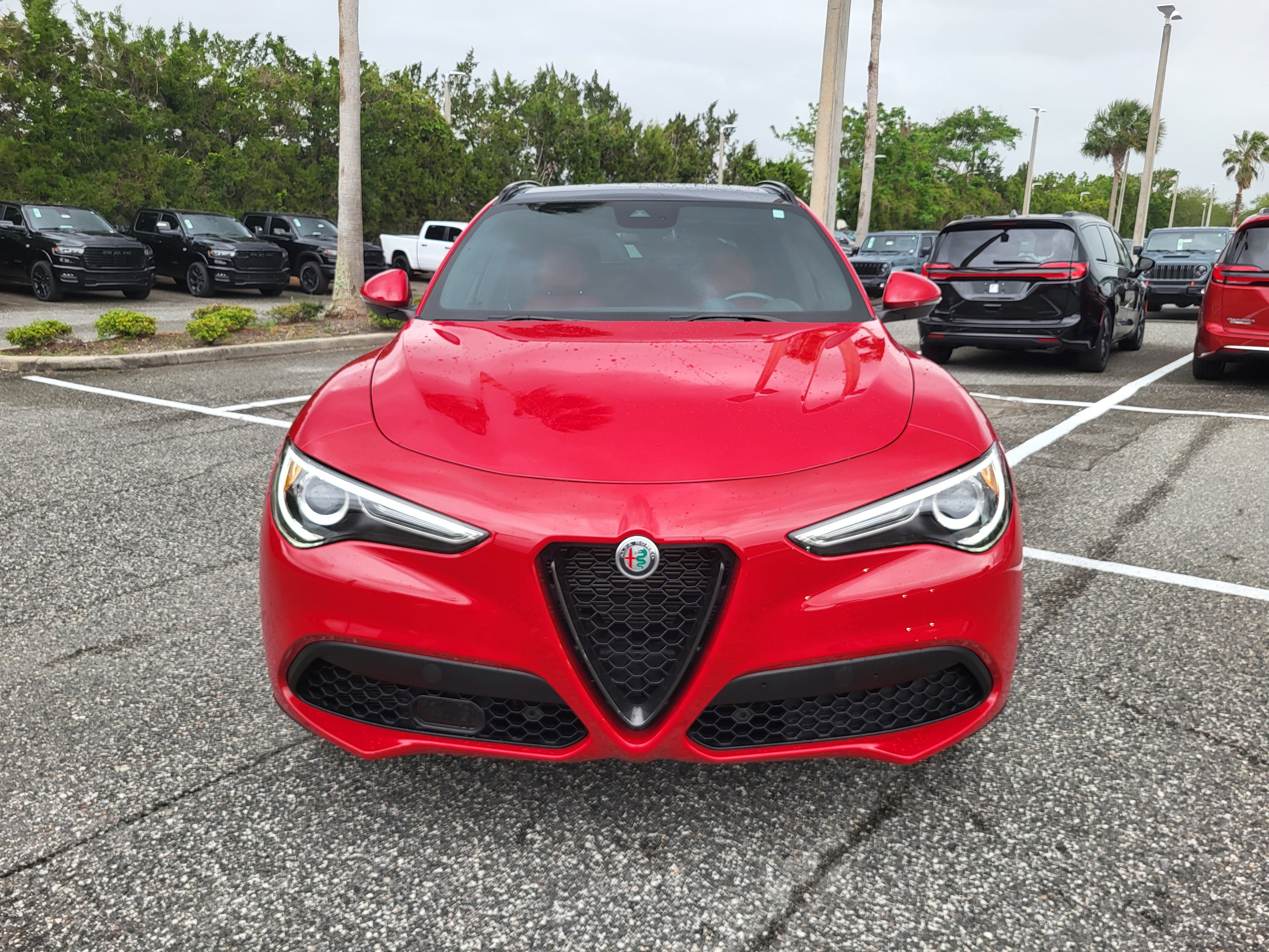 Used 2023 Alfa Romeo Stelvio Sprint image 9