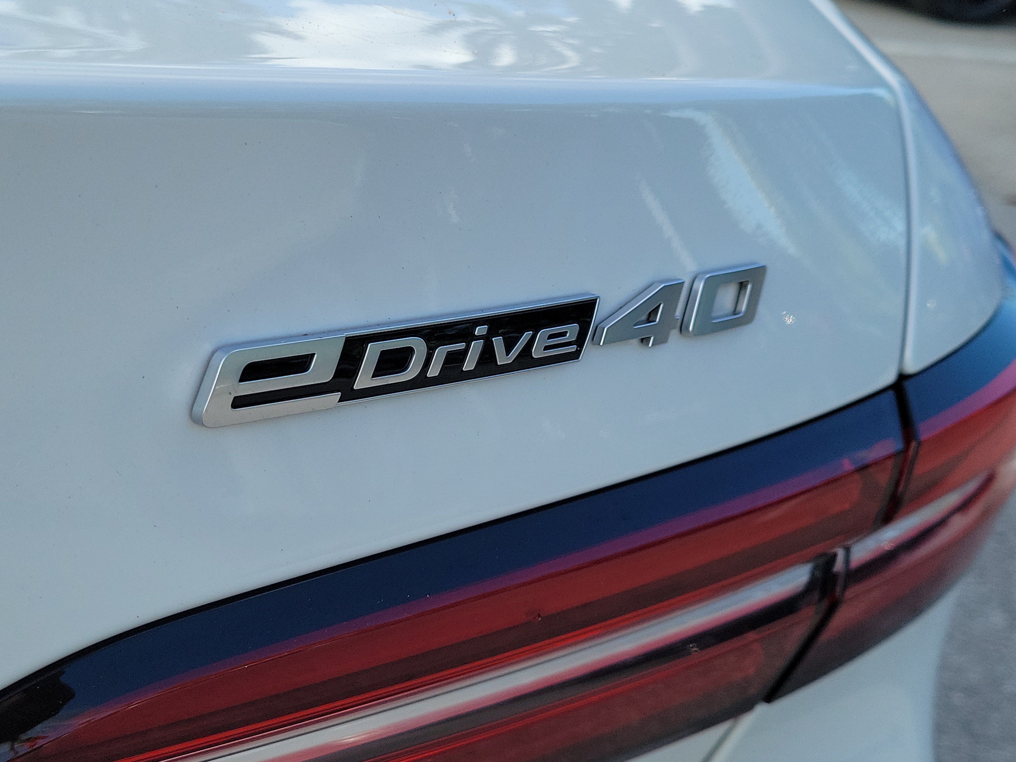Used 2026 BMW i5 eDrive40 w/ Premium Package RWD image 5