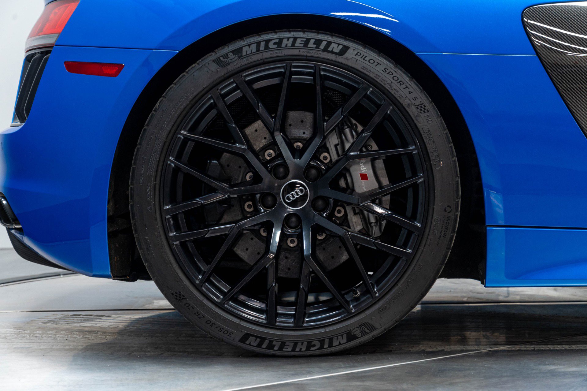 Used 2017 Audi R8 V10 plus AWD/4WD image 17