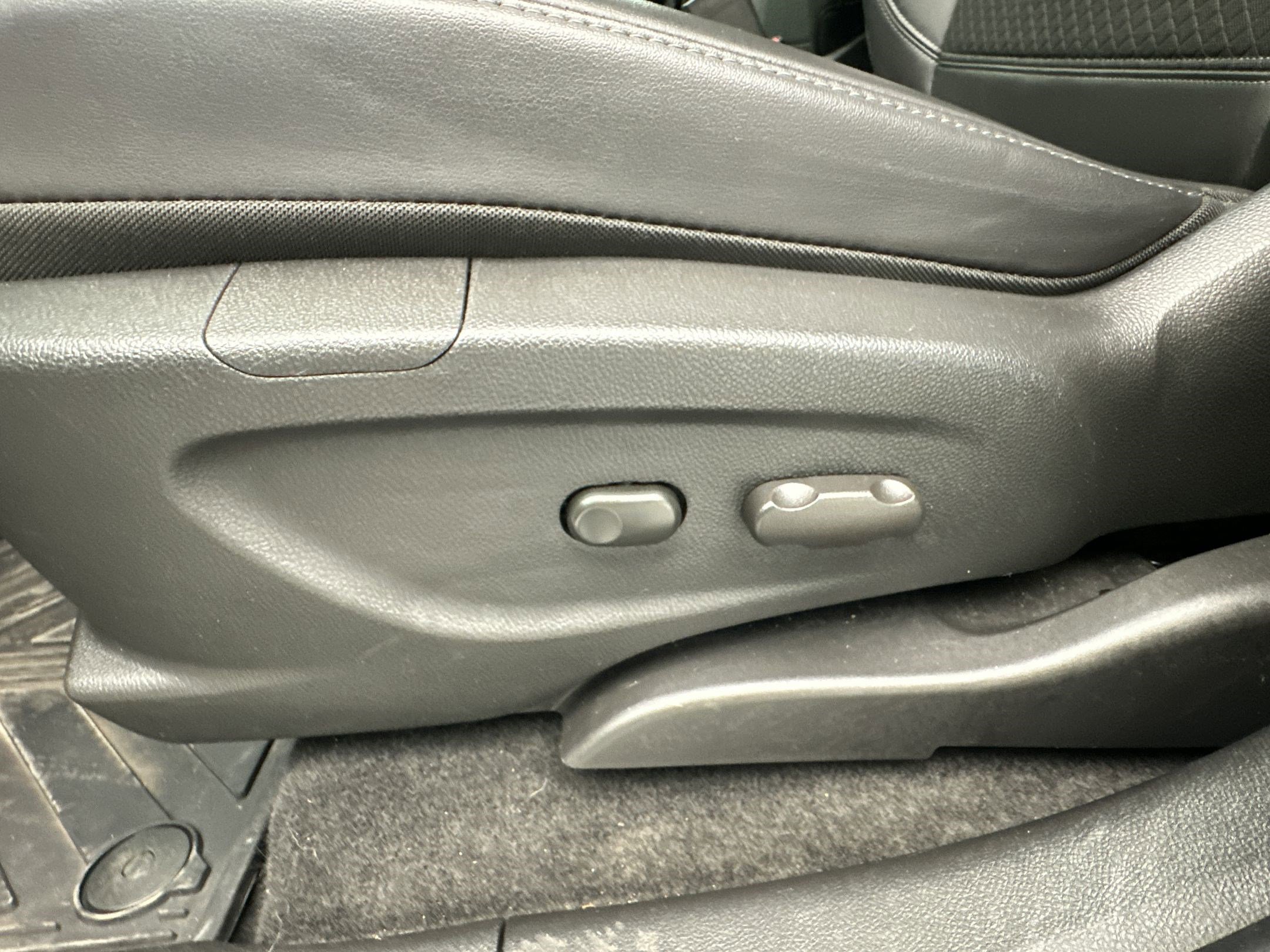 Certified 2022 Buick Encore Preferred w/ Safety Package image 14