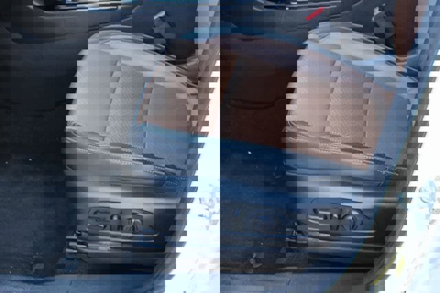 Used 2021 Buick Encore GX Essence image 14