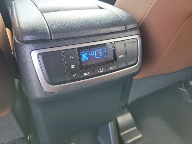 Certified 2019 Toyota Highlander Limited AWD/4WD image 13