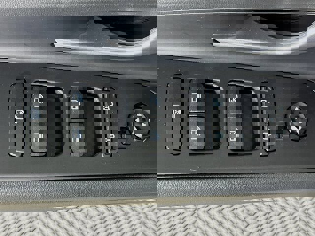 Used 2023 Hyundai Elantra Limited image 18