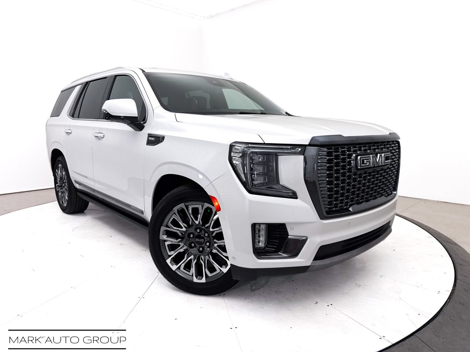 Used 2024 GMC Yukon Denali Ultimate AWD/4WD image 1