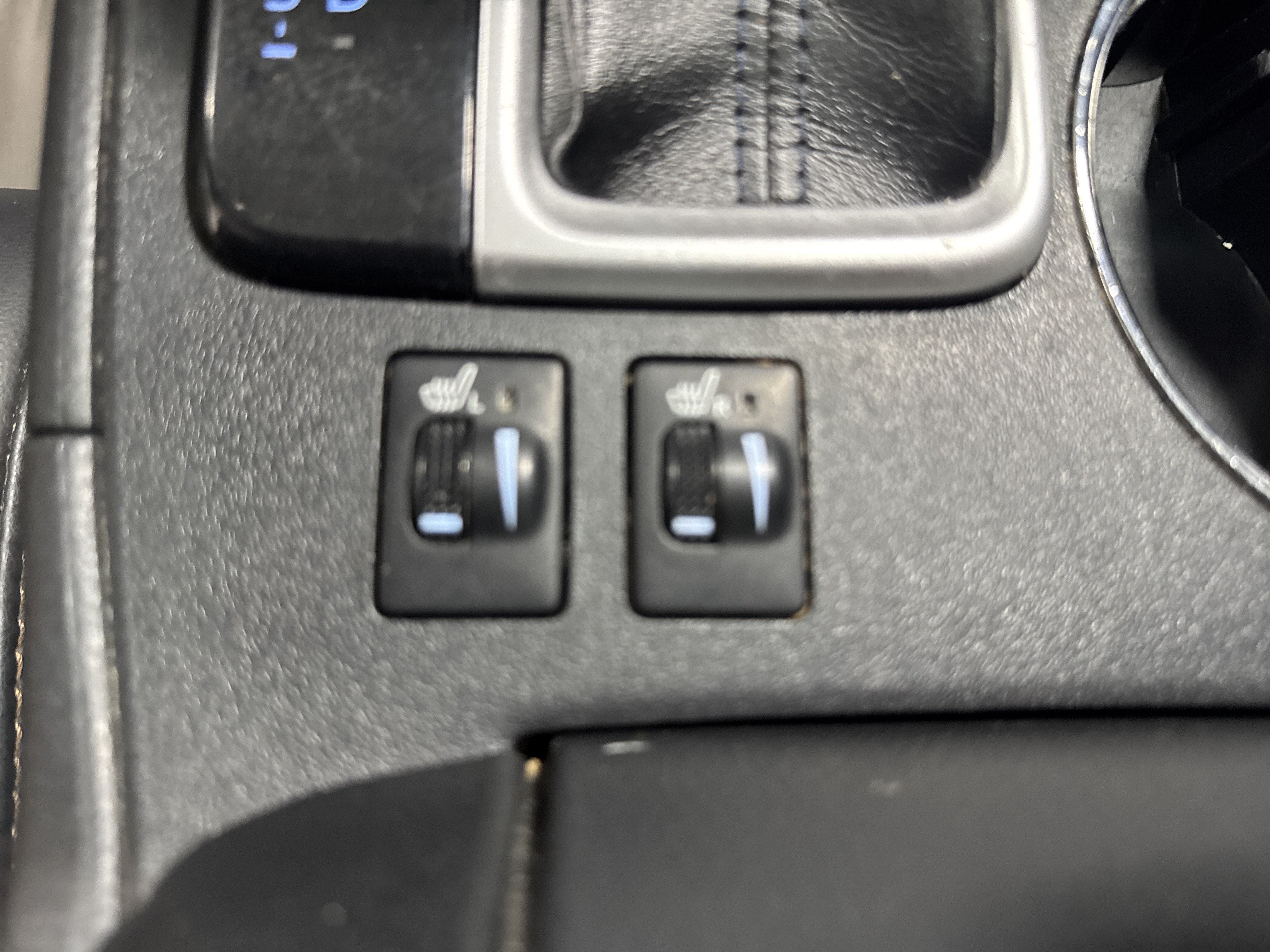 Used 2019 Toyota Highlander XLE AWD/4WD image 25
