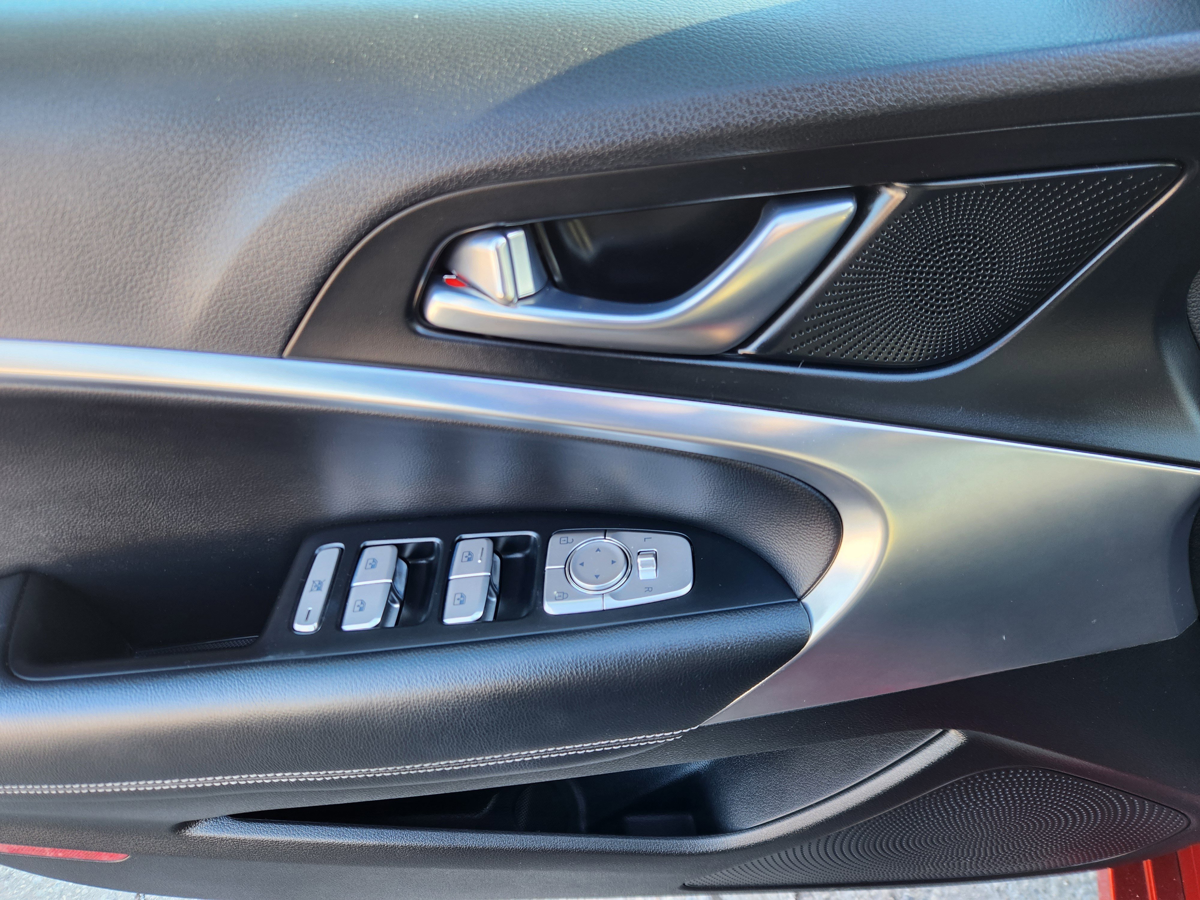 Used 2020 Genesis G70 2.0T image 16