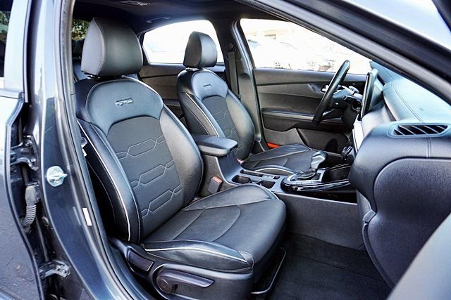 Used 2022 Kia Forte GT-Line w/ GT-Line Premium Package image 12