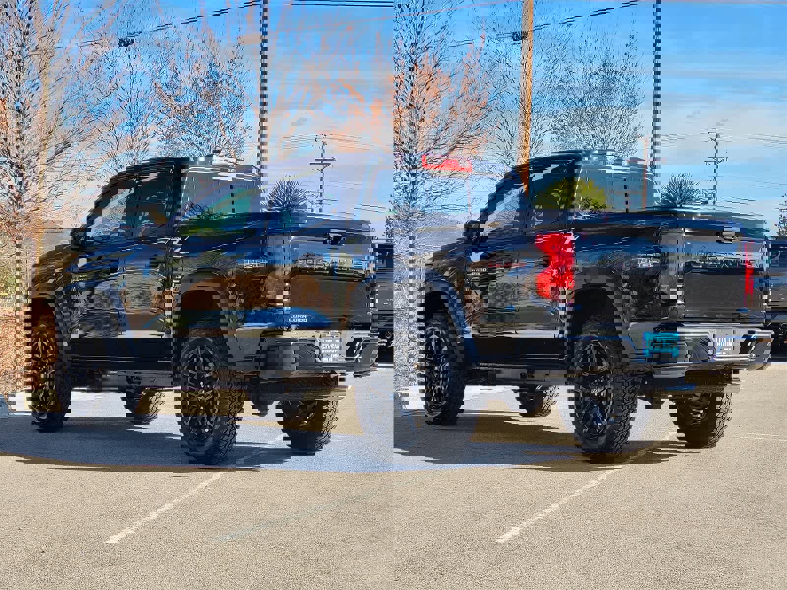 Used 2025 Chevrolet Colorado Trail Boss image 7