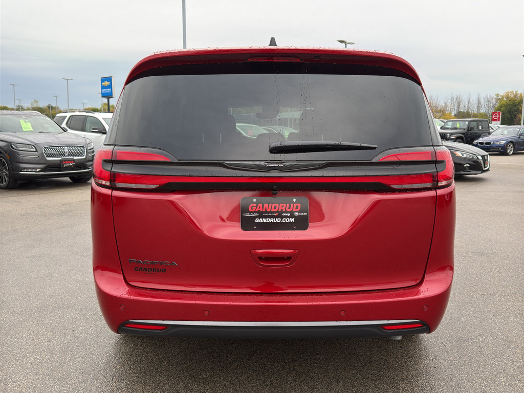 New 2026 Chrysler Pacifica Select FWD image 7