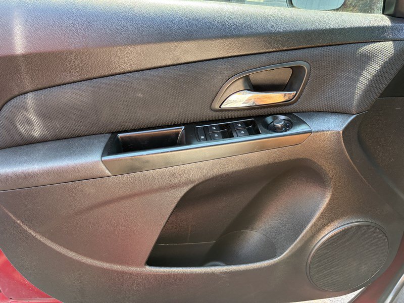 Used 2014 Chevrolet Cruze LT FWD image 13