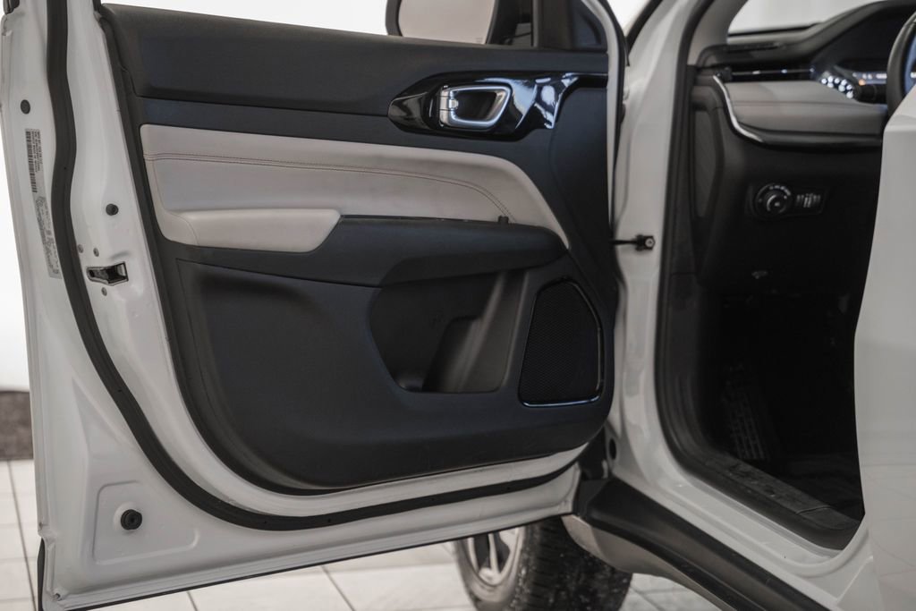 Used 2022 Jeep Compass Limited image 44