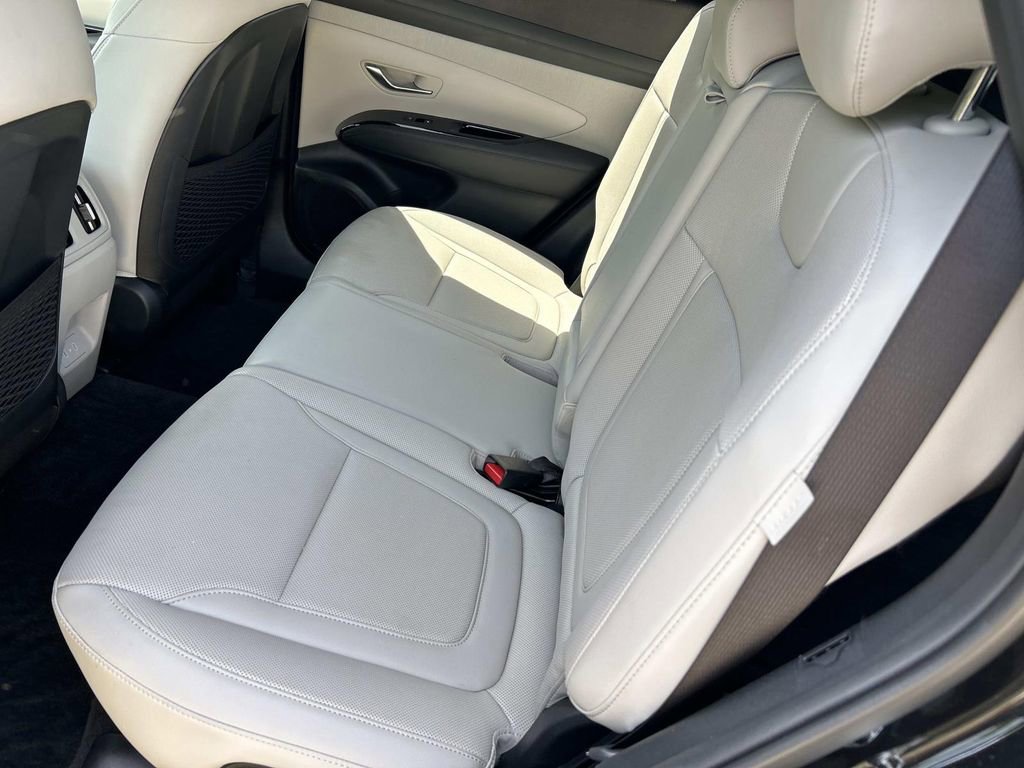Certified 2025 Hyundai Tucson Limited AWD/4WD image 22