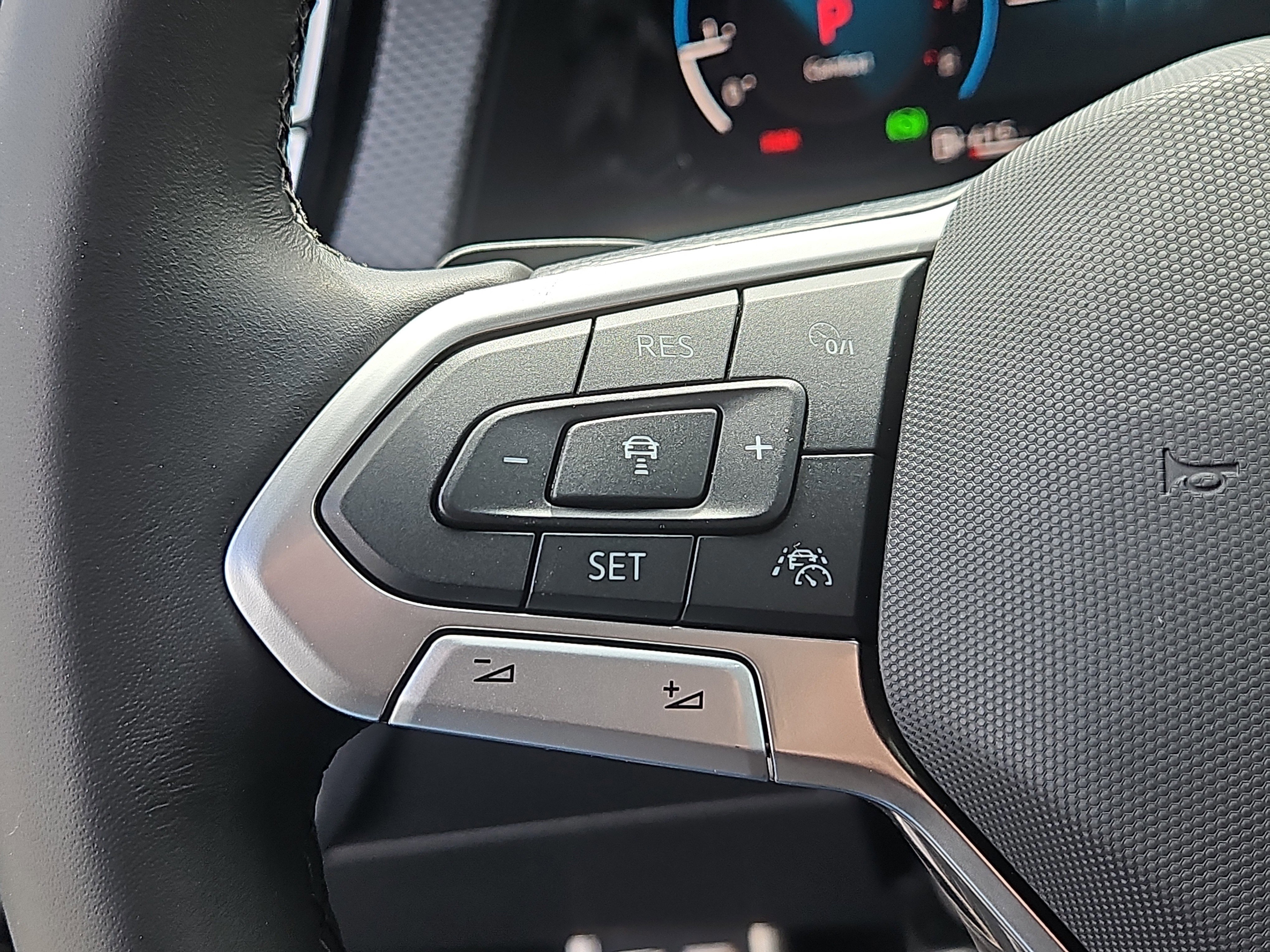 New 2026 Volkswagen Atlas Cross Sport SEL Premium R-Line image 18