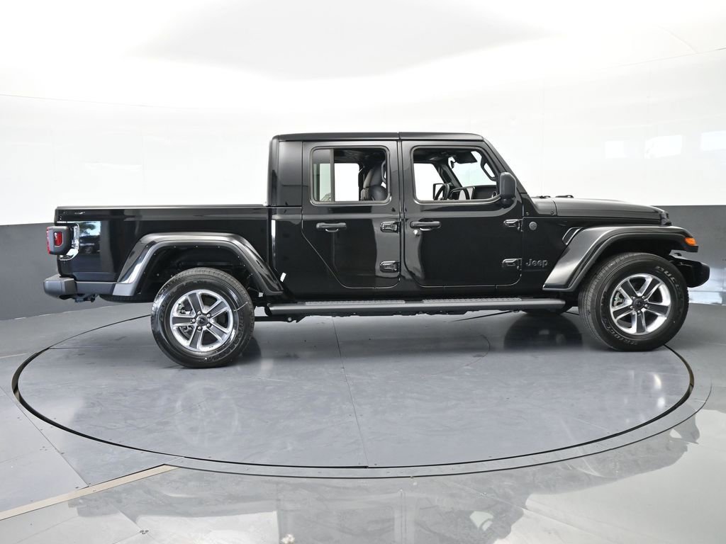 Used 2024 Jeep Gladiator Sport w/ Premium Package image 7