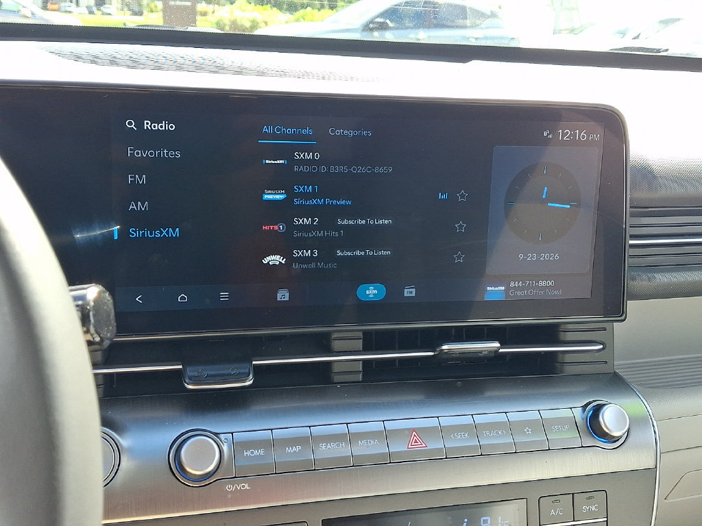 Certified 2024 Hyundai Kona SEL AWD/4WD image 17