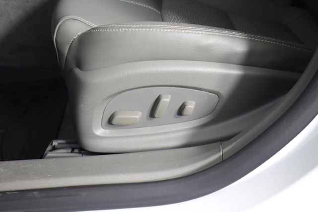 Used 2015 Chevrolet Impala LT FWD image 29