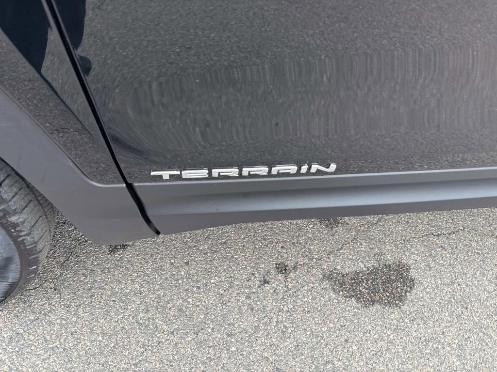 Used 2024 GMC Terrain SLT w/ Infotainment Package II image 14