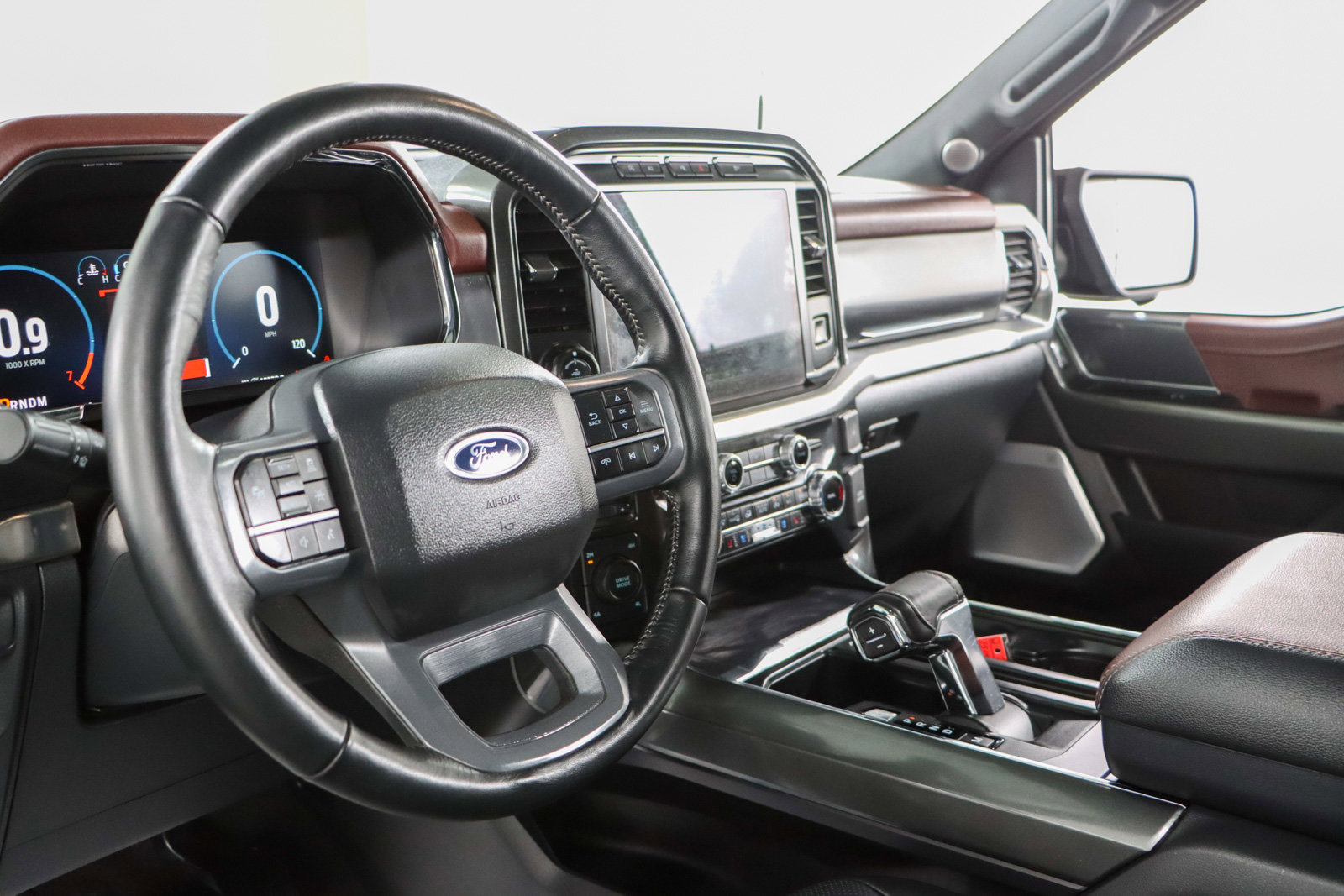 Used 2023 Ford F150 Lariat w/ Equipment Group 502A High image 26