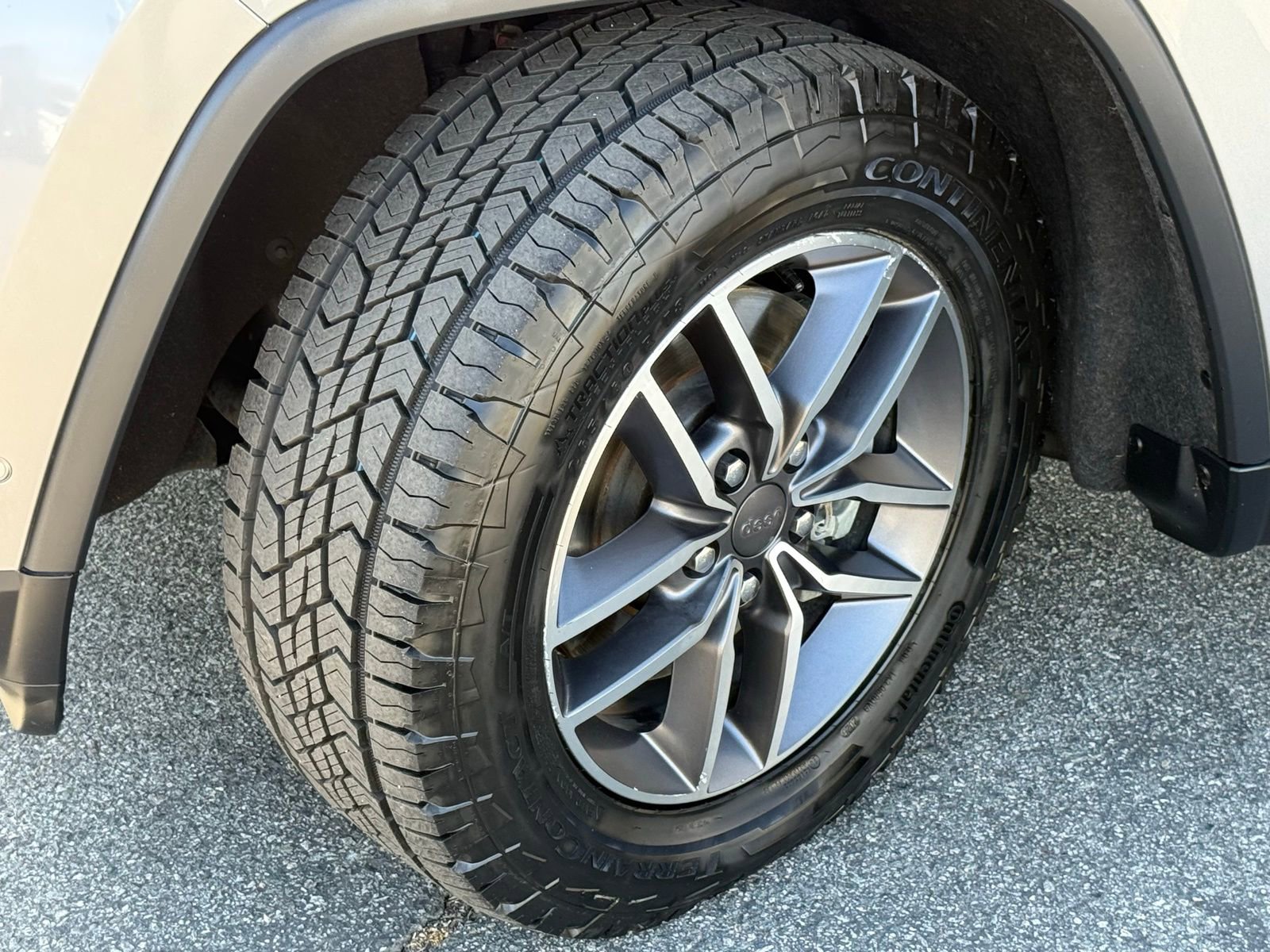 Used 2021 Jeep Grand Cherokee Limited w/ Luxury Group II image 18