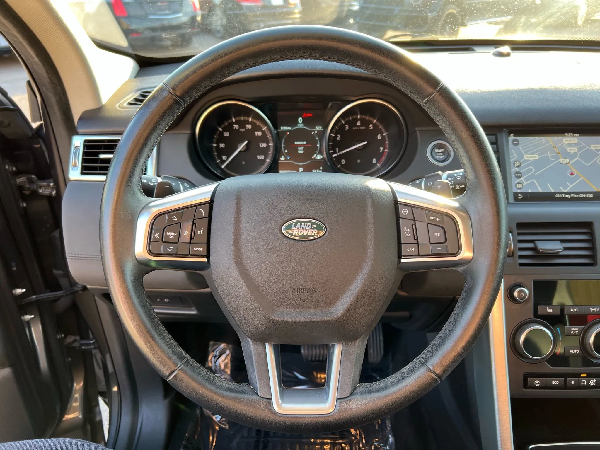Used 2019 Land Rover Discovery Sport SE AWD/4WD image 15