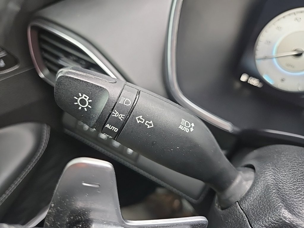 Used 2022 Hyundai Santa Fe Limited FWD image 43