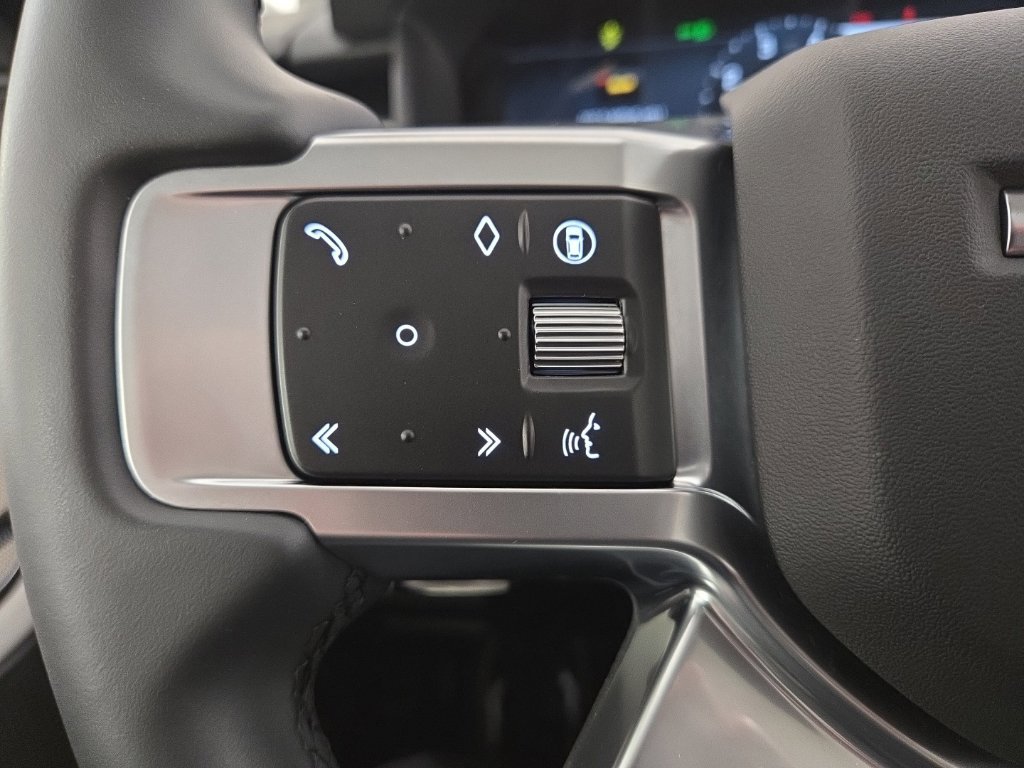 Certified 2025 Land Rover Discovery S AWD/4WD image 12