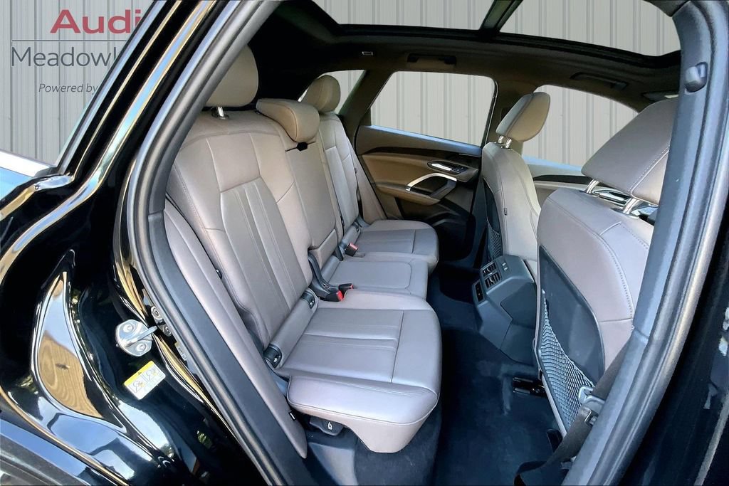 Used 2025 Audi Q5 Premium w/ Convenience Package AWD/4WD image 25