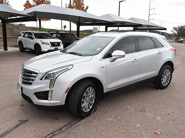 Used 2017 Cadillac XT5 Luxury w/ Driver Awareness Package image 3
