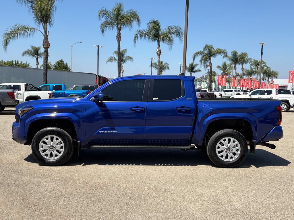 Certified 2025 Toyota Tacoma SR5 AWD/4WD image 40