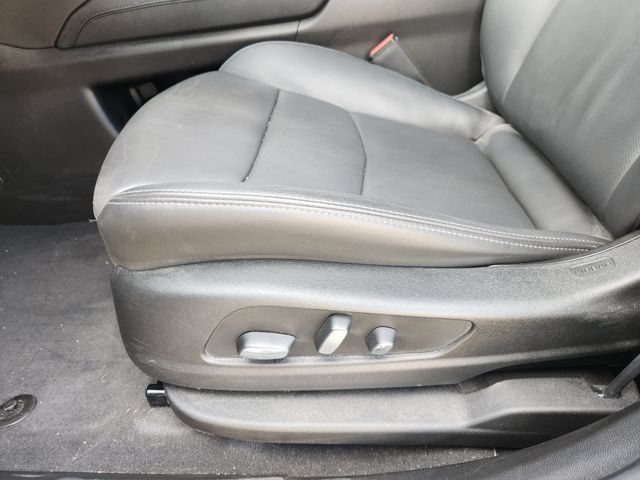 Used 2025 Cadillac XT6 Premium Luxury w/ Technology Package FWD image 23